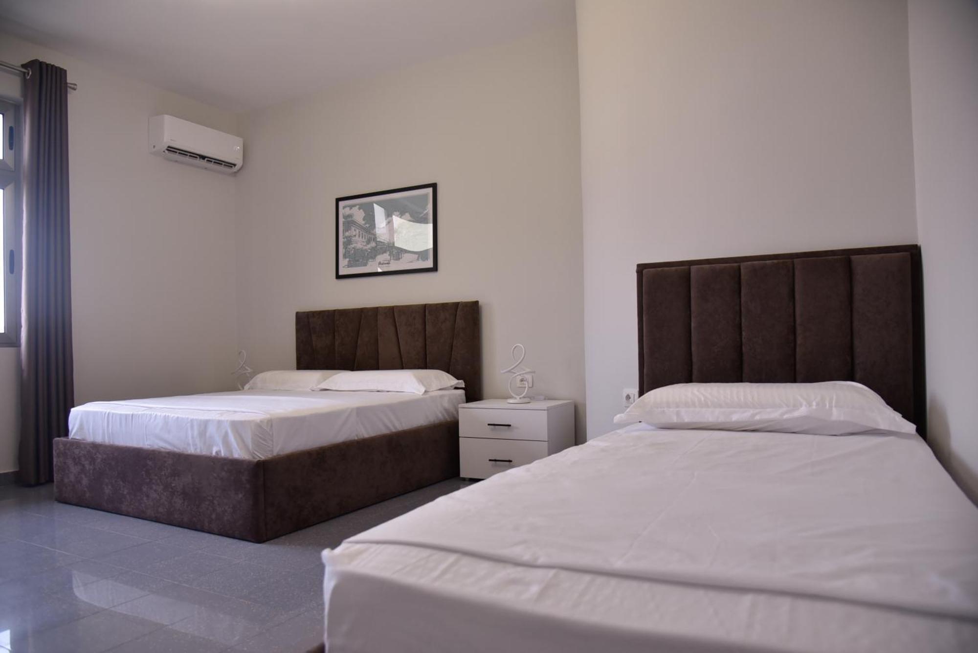 City Center Inn Shkodër Exteriör bild