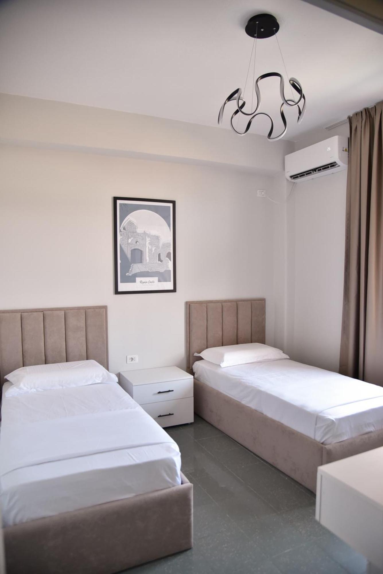 City Center Inn Shkodër Exteriör bild