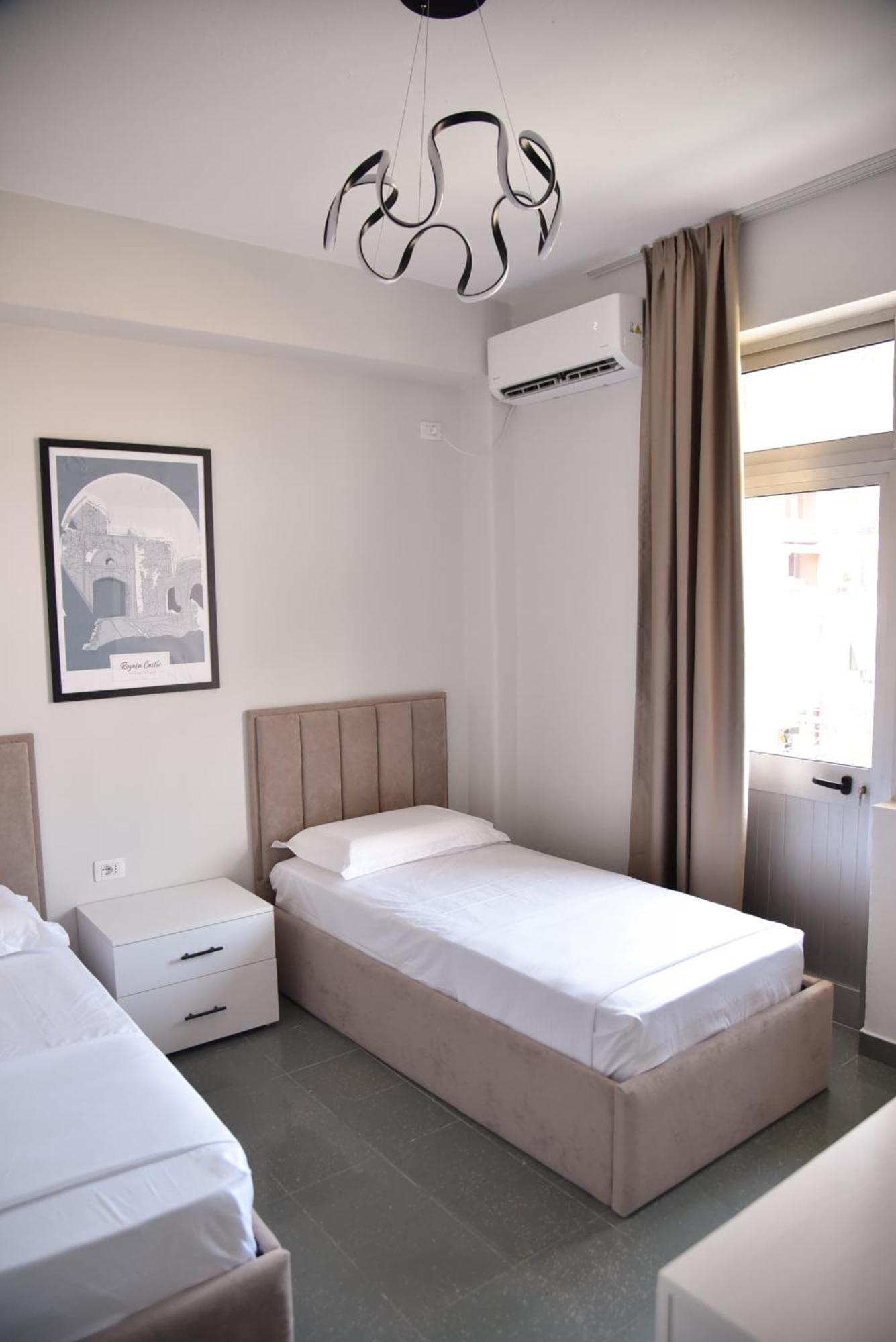 City Center Inn Shkodër Exteriör bild