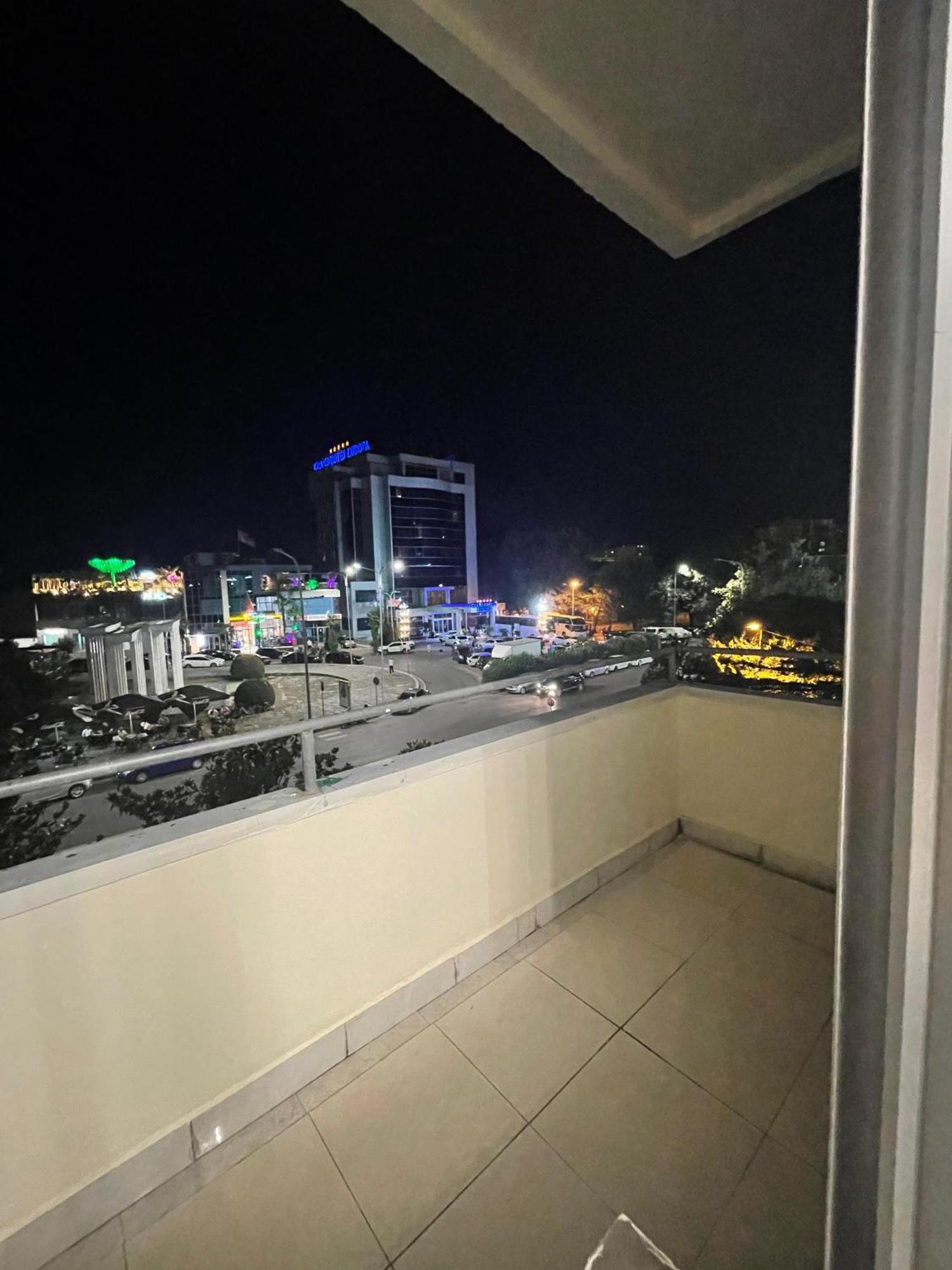 City Center Inn Shkodër Exteriör bild